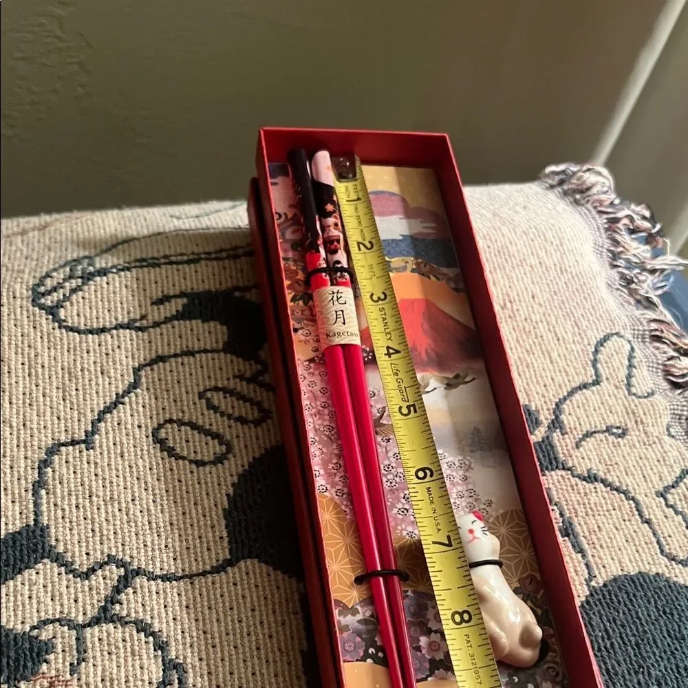 #1012+Red Chopsticks with Cat Holder